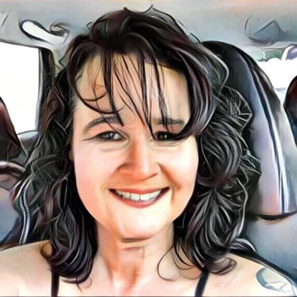 Poshmark profile picture for @honour